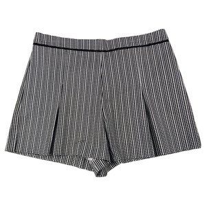 XOXO Sz 9/10 Black & White High Rise Skort